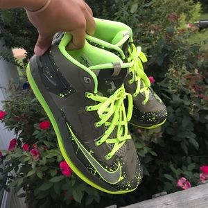 Neon/Wolf Grey Nike Max Lebron XI Low Size 8.5